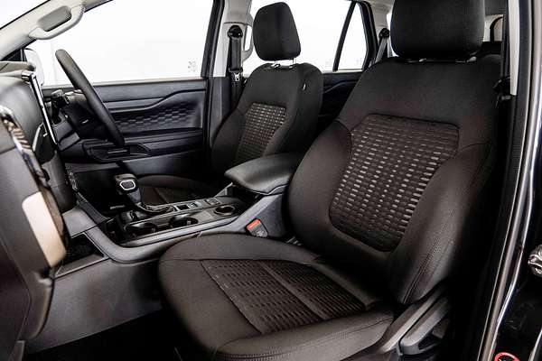 2025 Ford Everest Ambiente 2.0L