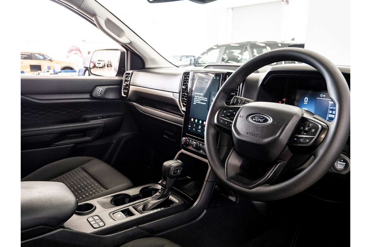 2025 Ford Everest Ambiente 2.0L