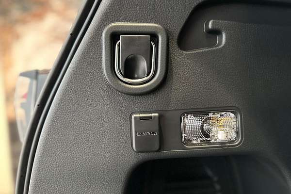 2025 Isuzu MU-X LS-T