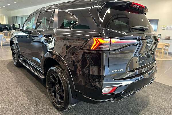 2025 Isuzu MU-X X-TERRAIN
