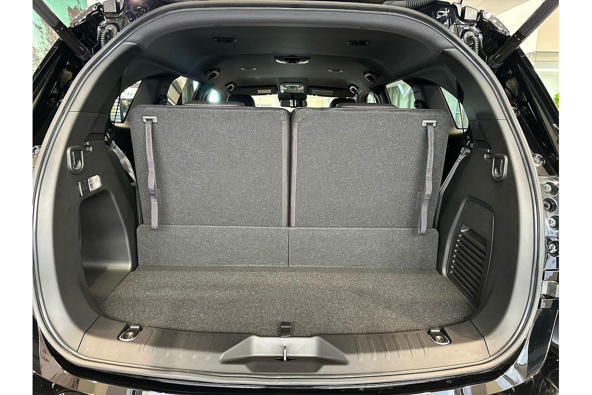 2025 Isuzu MU-X X-TERRAIN