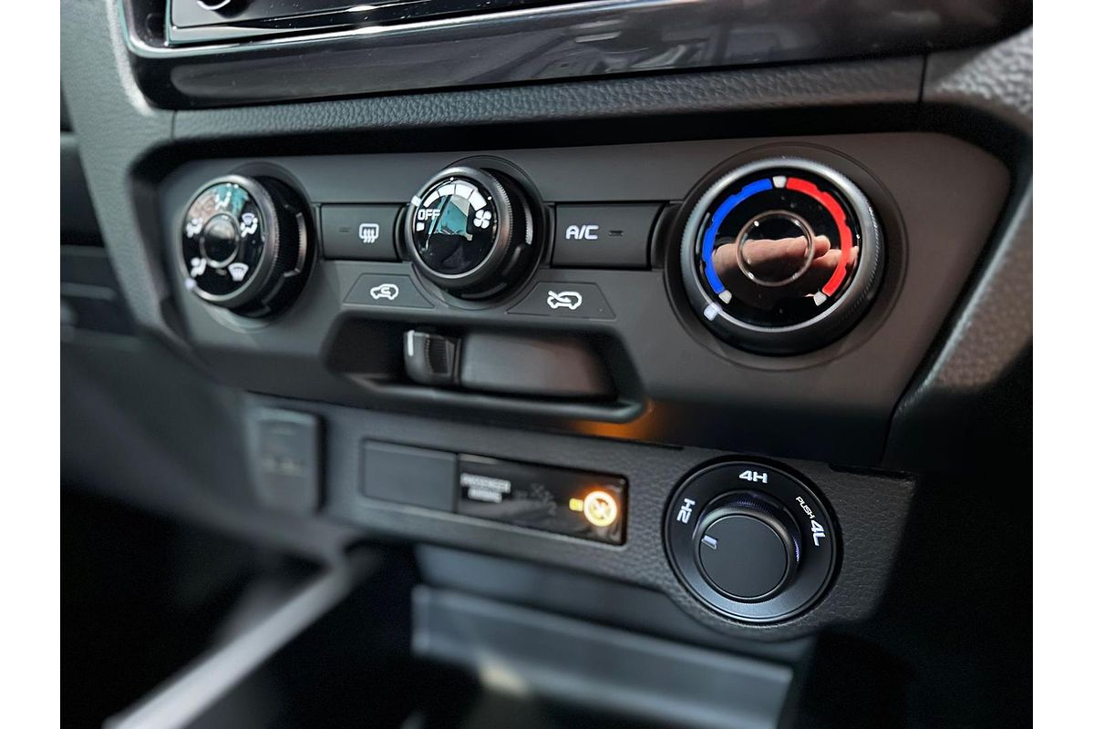 2025 Isuzu D-MAX X-RIDER 4X4