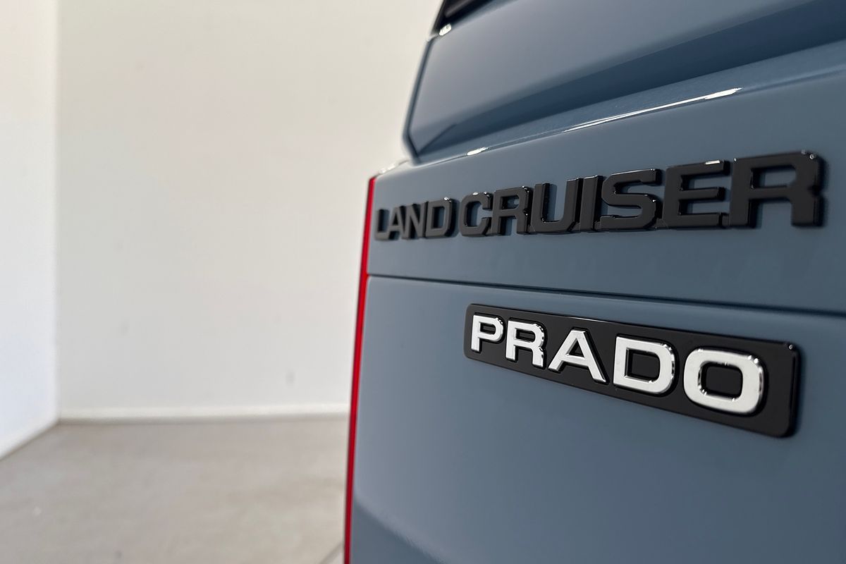 2025 Toyota Landcruiser Prado Altitude GDJ251R