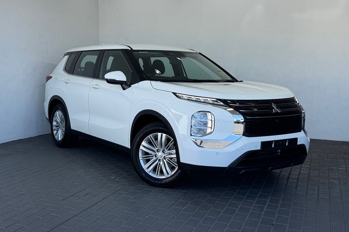 2023 Mitsubishi Outlander ES ZM