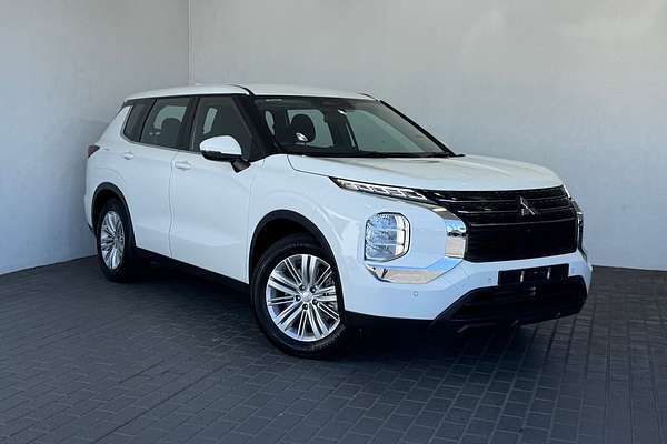 2023 Mitsubishi Outlander ES ZM