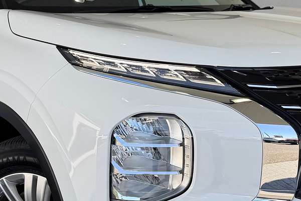 2023 Mitsubishi Outlander ES ZM