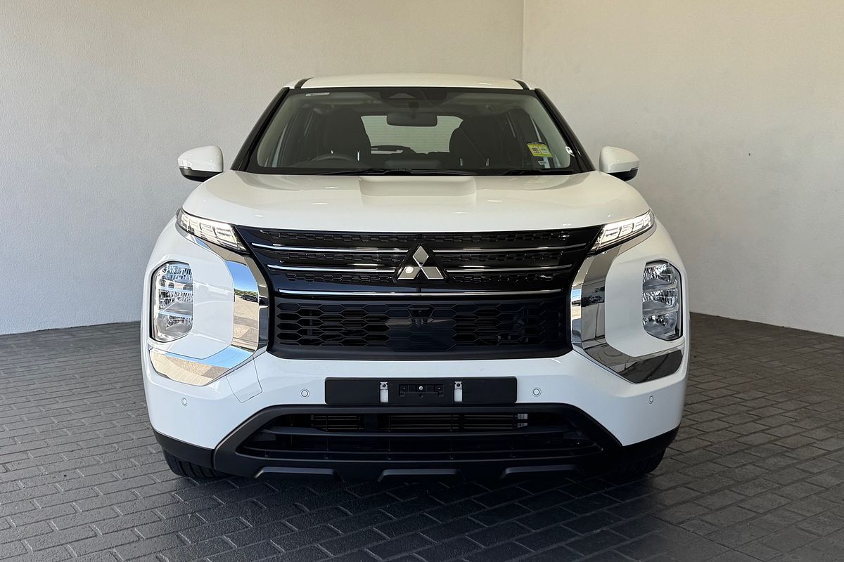 2023 Mitsubishi Outlander ES ZM