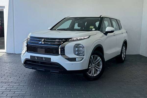 2023 Mitsubishi Outlander ES ZM