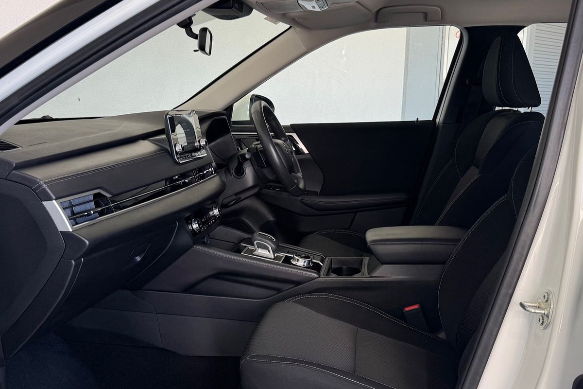 2023 Mitsubishi Outlander ES ZM