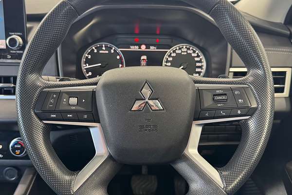 2023 Mitsubishi Outlander ES ZM