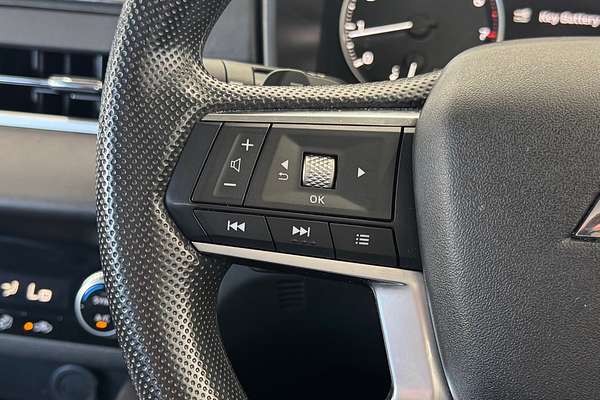 2023 Mitsubishi Outlander ES ZM