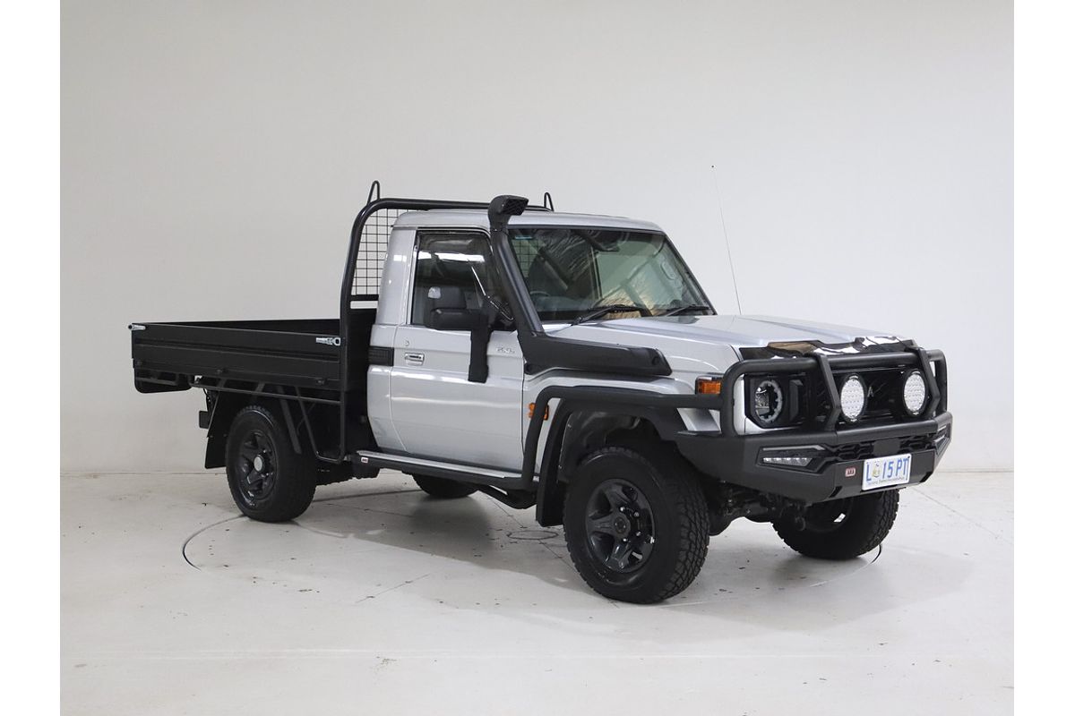 LC Military GXL 4.5L T Diesel Manual Single C/Chassis 7217960 001 LC Military GXL 4.5L T Diesel Manual Single C/Chassis 7217960 001