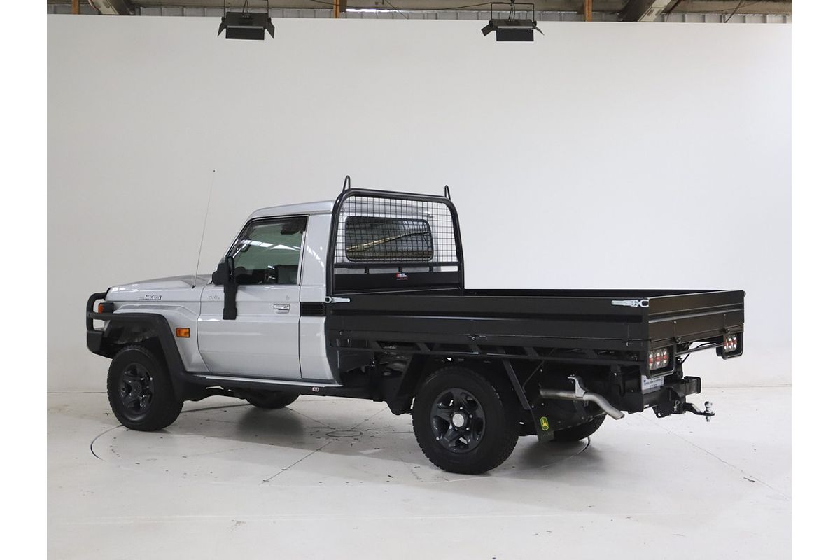 LC Military GXL 4.5L T Diesel Manual Single C/Chassis 7217960 001 LC Military GXL 4.5L T Diesel Manual Single C/Chassis 7217960 001