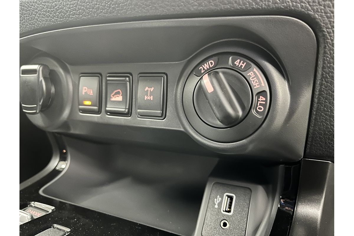 2025 Nissan Navara PRO-4X Warrior D23 4X4