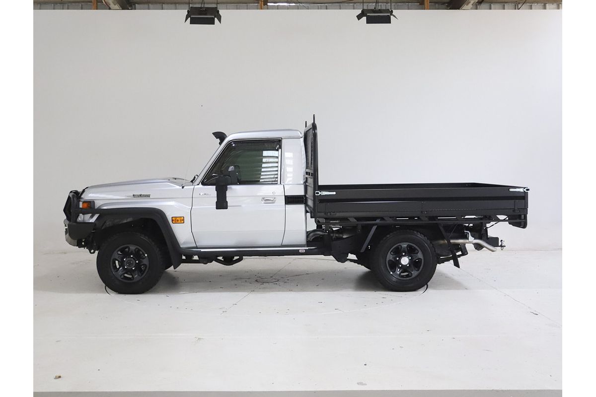 LC Military GXL 4.5L T Diesel Manual Single C/Chassis 7217960 001 LC Military GXL 4.5L T Diesel Manual Single C/Chassis 7217960 001