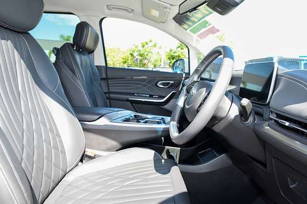 2023 LDV MIFA Executive