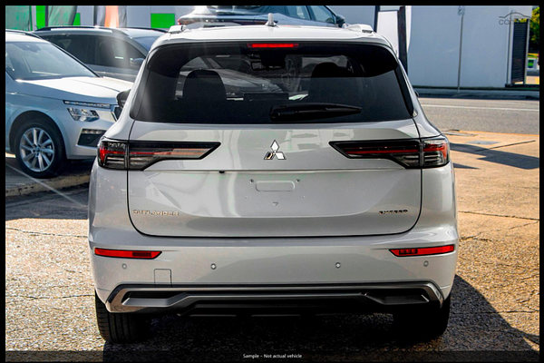 2025 Mitsubishi Outlander Exceed ZM AWD