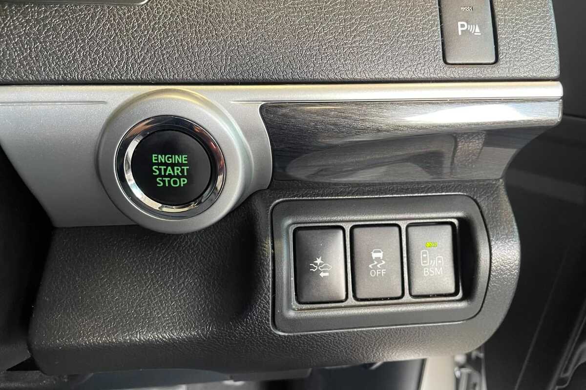 2016 Toyota Camry Atara S ASV50R