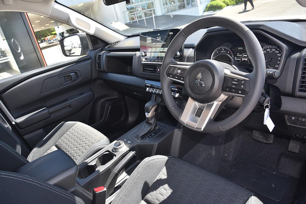 2025 Mitsubishi Triton GLX-R MV 4X4