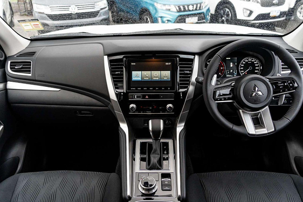 2025 Mitsubishi Pajero Sport GLX QG 4X4