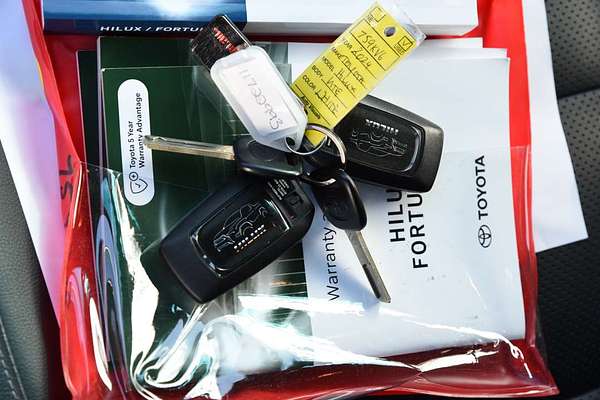 2024 Toyota Hilux Rogue 48V GUN126R 4X4