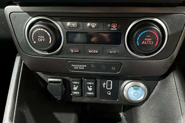 2019 Nissan LEAF  ZE1