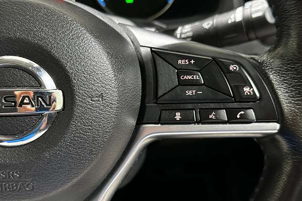 2019 Nissan LEAF  ZE1