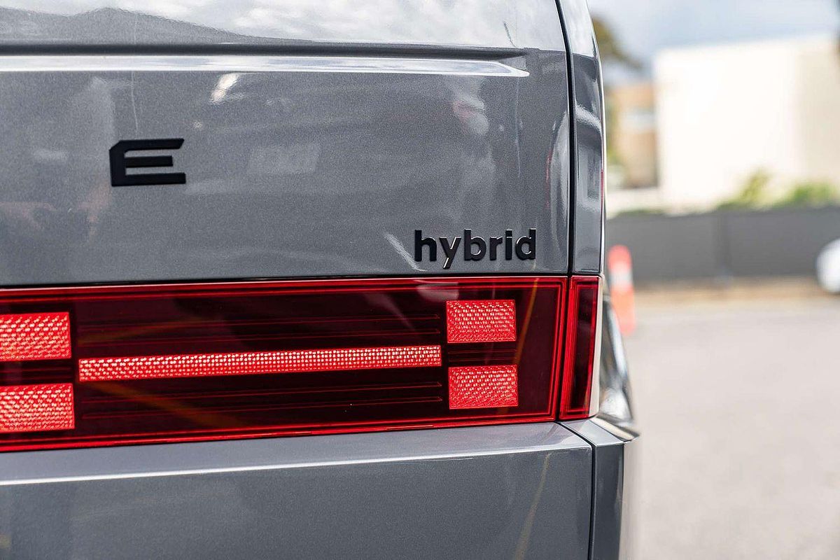 2025 Hyundai Santa Fe Hybrid Calligraphy MX5.V2