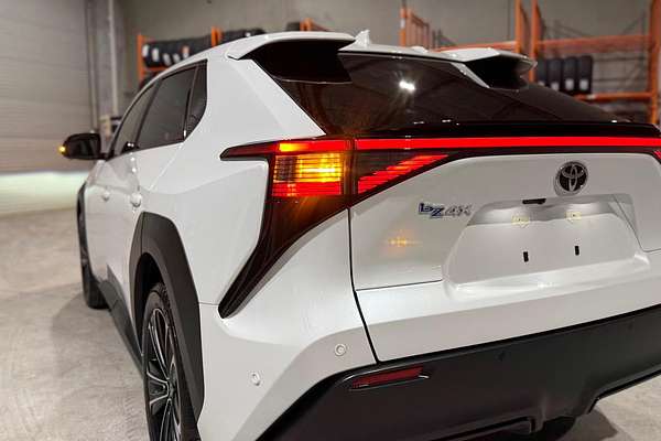 2023 Toyota bZ4X YEAM15R