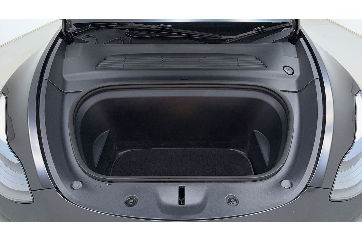 2022 Tesla Model Y Rear-Wheel Drive