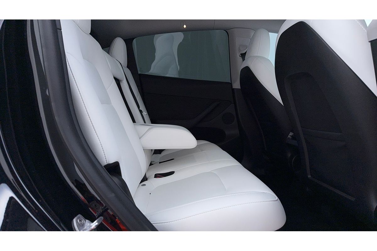 2022 Tesla Model Y Rear-Wheel Drive