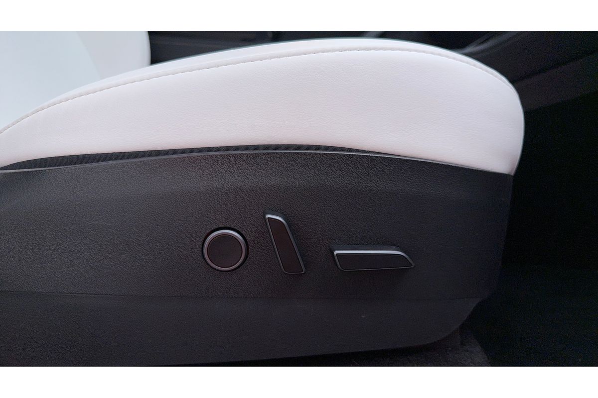 2022 Tesla Model Y Rear-Wheel Drive