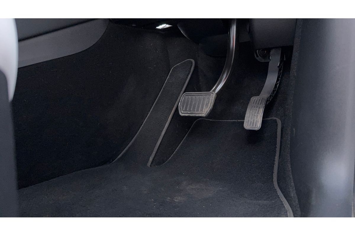 2022 Tesla Model Y Rear-Wheel Drive