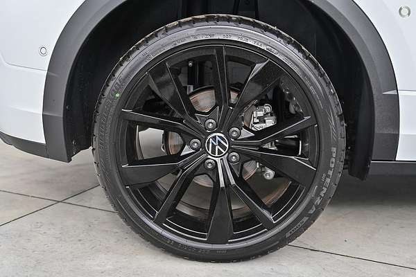 2025 Volkswagen T-Roc 140TSI R-Line D11