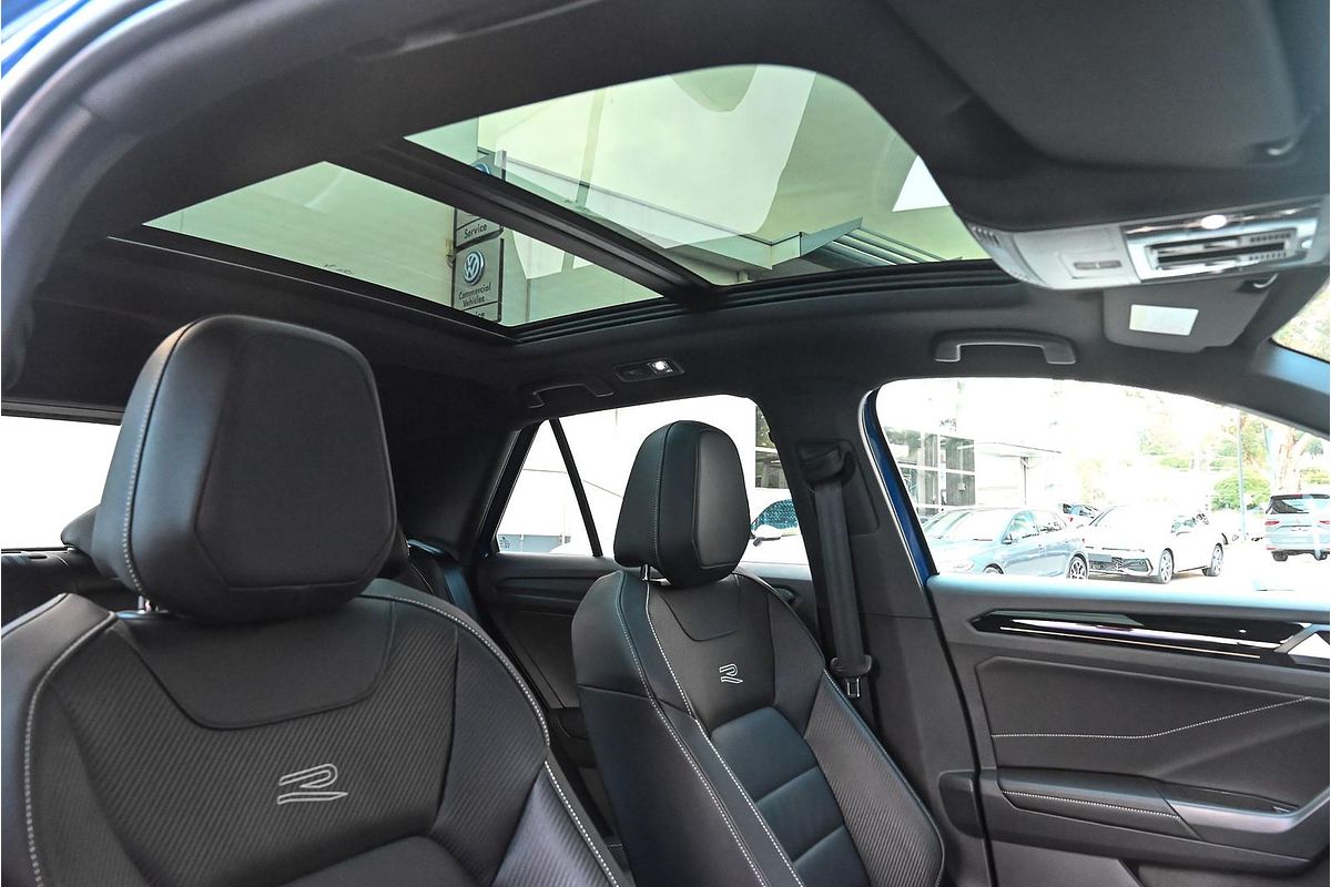 2025 Volkswagen T-Roc 140TSI R-Line D11