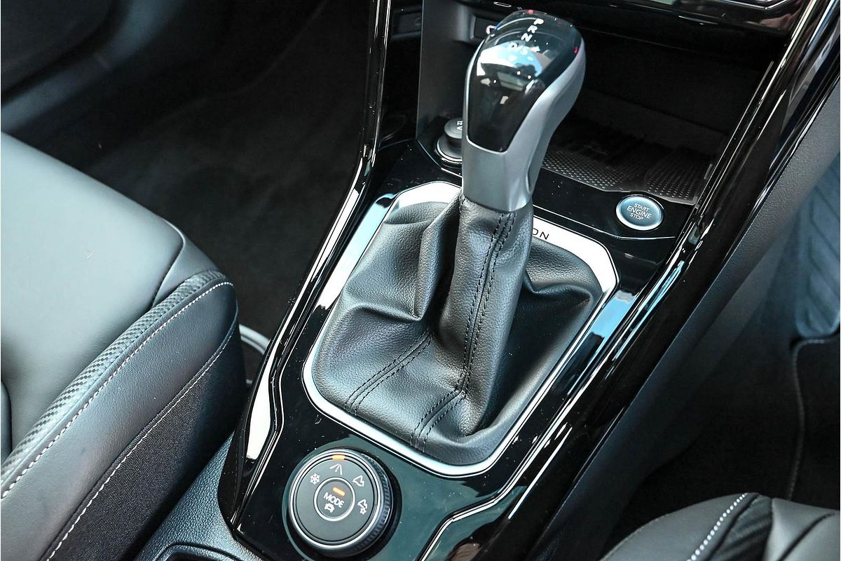 2025 Volkswagen T-Roc 140TSI R-Line D11