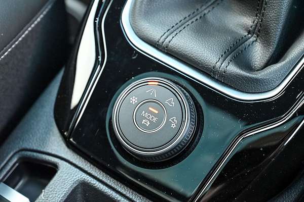 2025 Volkswagen T-Roc 140TSI R-Line D11