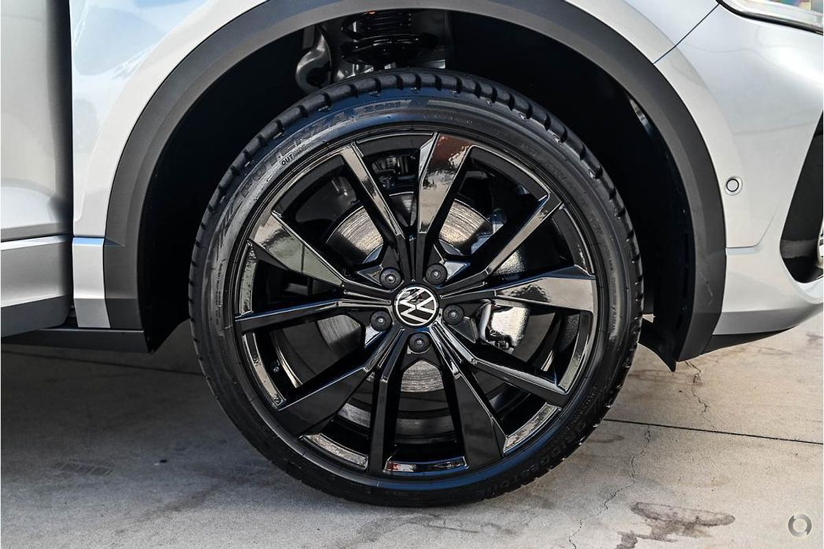 2025 Volkswagen T-Roc 140TSI R-Line D11