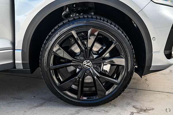 2025 Volkswagen T-Roc 140TSI R-Line D11