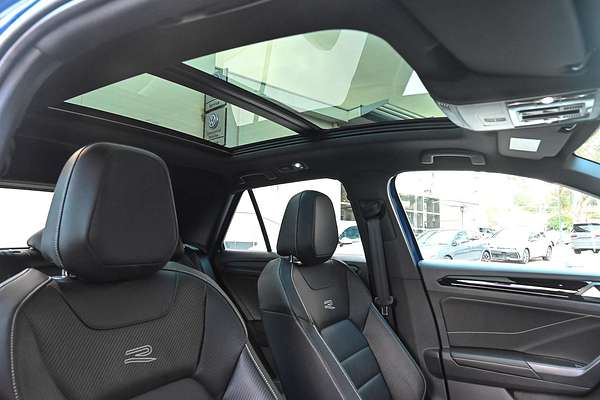 2025 Volkswagen T-Roc 140TSI R-Line D11