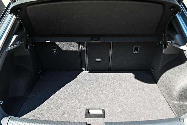 2025 Volkswagen T-Roc 140TSI R-Line D11