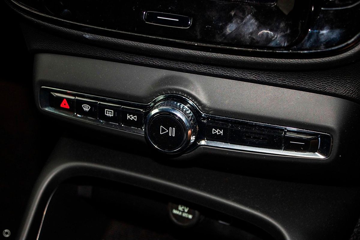 2025 Volvo EX40 Ultra Single Motor Extended Range