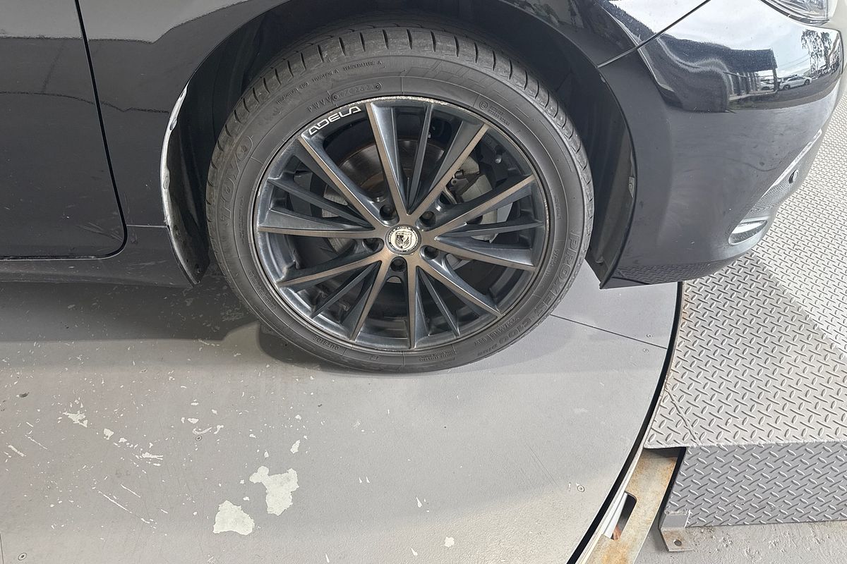 2015 Toyota Camry Atara SL AVV50R