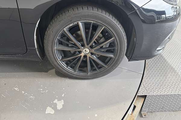 2015 Toyota Camry Atara SL AVV50R