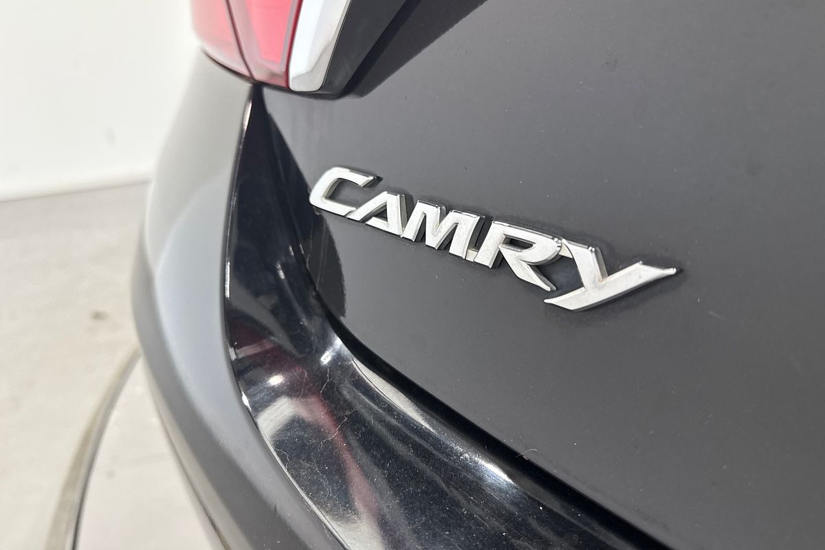 2015 Toyota Camry Atara SL AVV50R