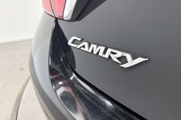 2015 Toyota Camry Atara SL AVV50R