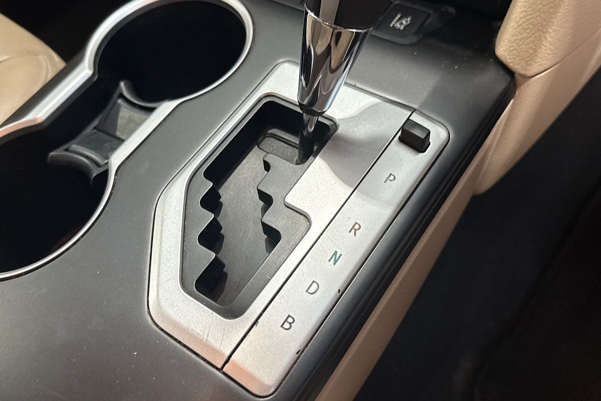 2015 Toyota Camry Atara SL AVV50R