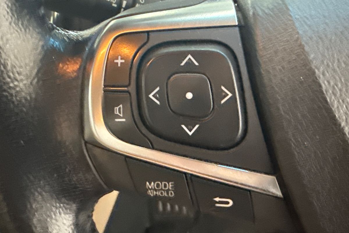 2015 Toyota Camry Atara SL AVV50R