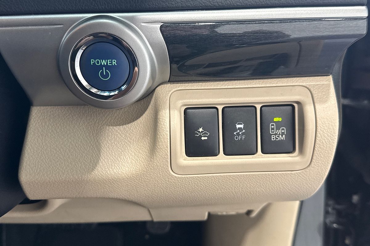 2015 Toyota Camry Atara SL AVV50R