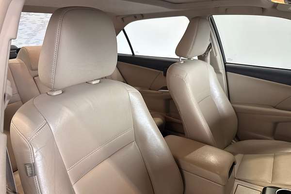 2015 Toyota Camry Atara SL AVV50R